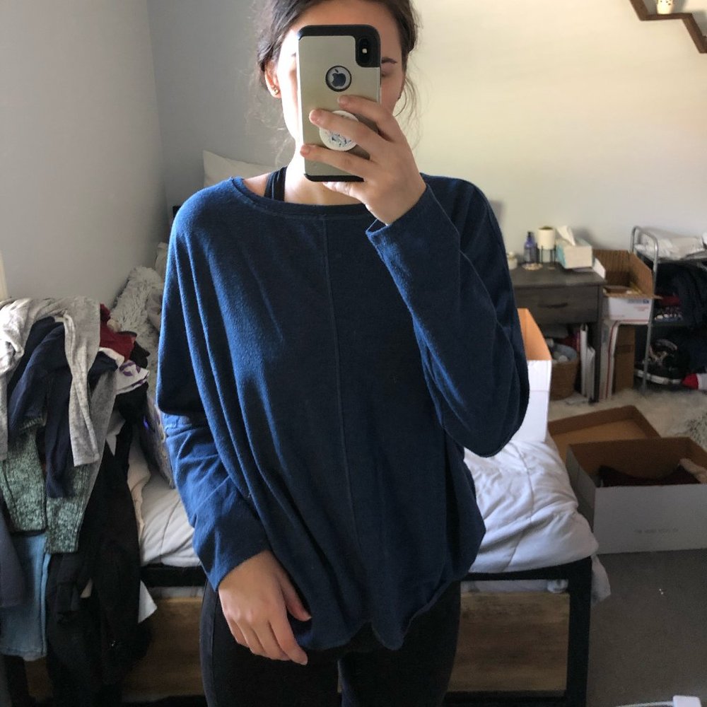 H by bordeaux Navy Sweater